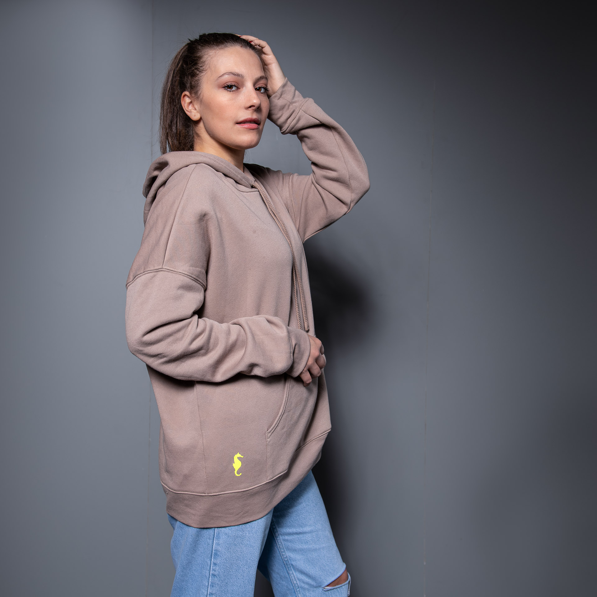 Hoodie Oversize in verschiedenen Farben und Aufdrucken – Bild 9