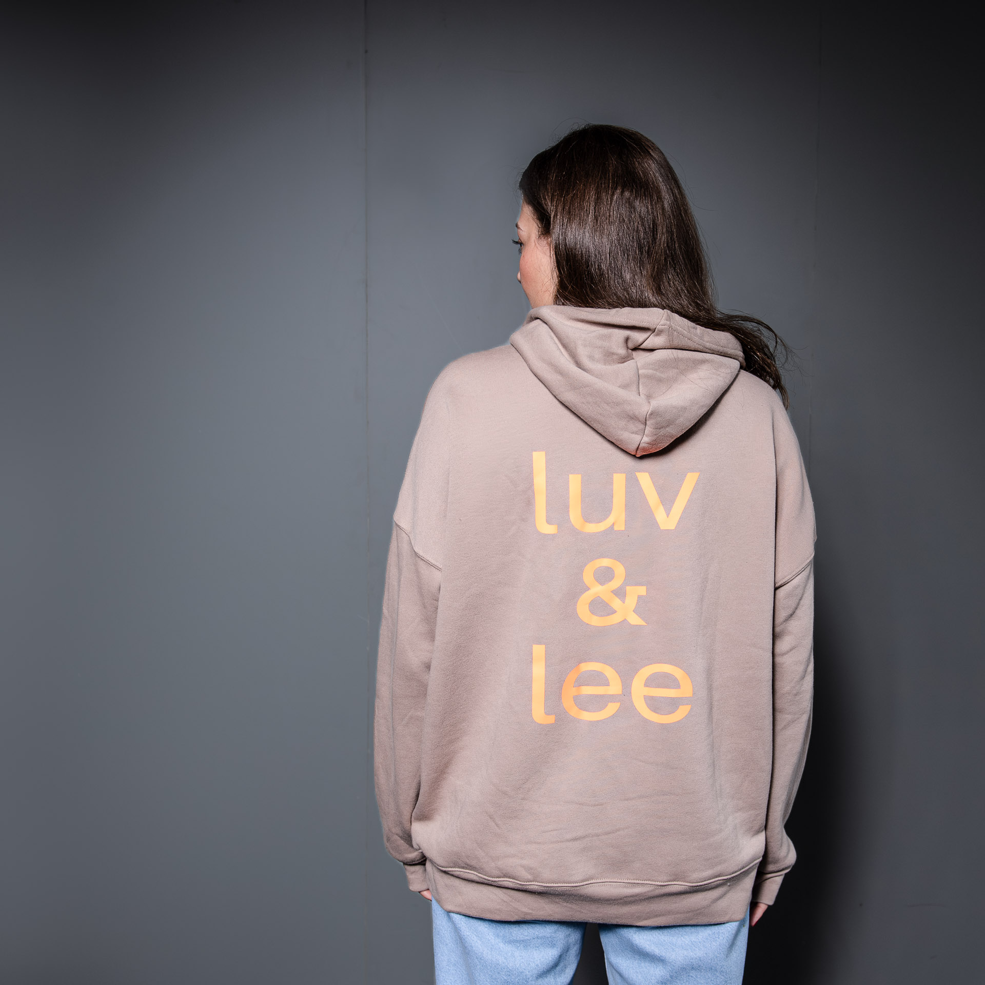 Hoodie Oversize in verschiedenen Farben und Aufdrucken – Bild 8