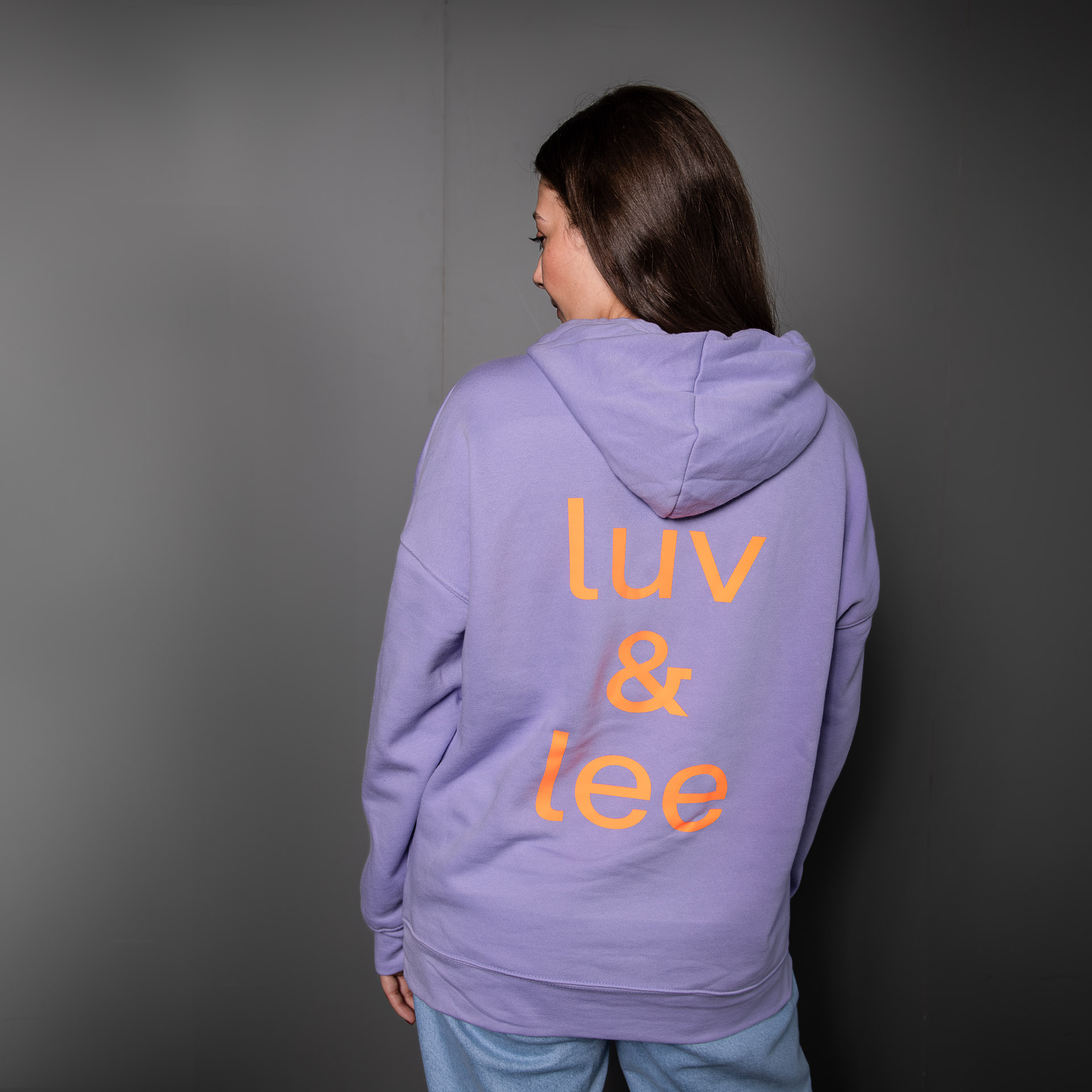 Hoodie Oversize in verschiedenen Farben und Aufdrucken – Bild 2