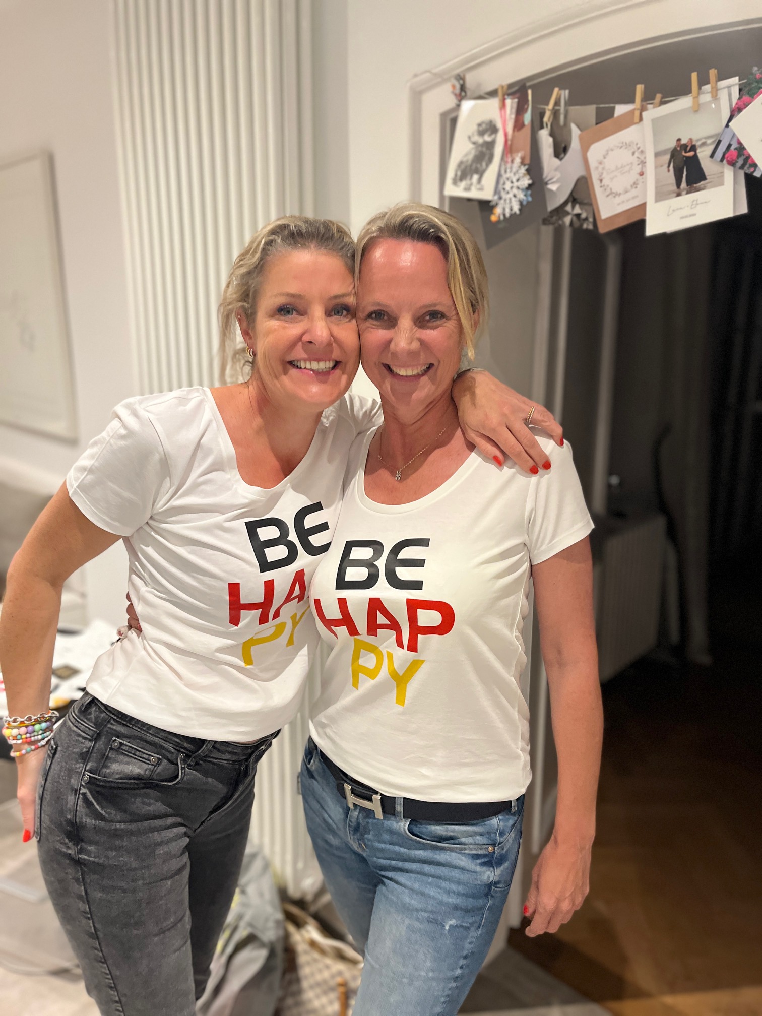 EM T-Shirt BE HAPPY – Bild 3